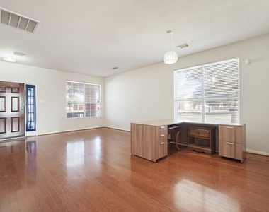 29650 Legends Green Drive - Photo Thumbnail 5