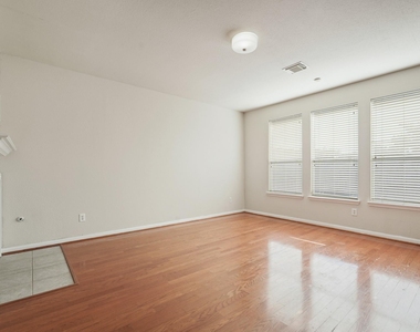 29650 Legends Green Drive - Photo Thumbnail 14
