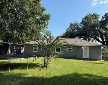 1415 Regal Street - Photo Thumbnail 12