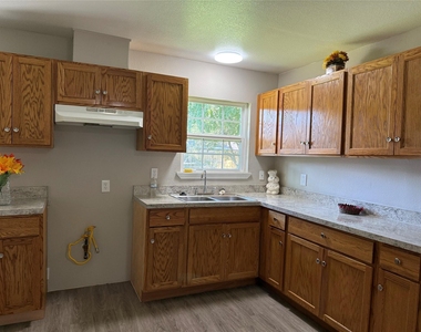 1415 Regal Street - Photo Thumbnail 3