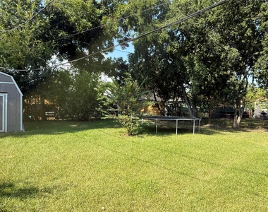1415 Regal Street - Photo Thumbnail 13