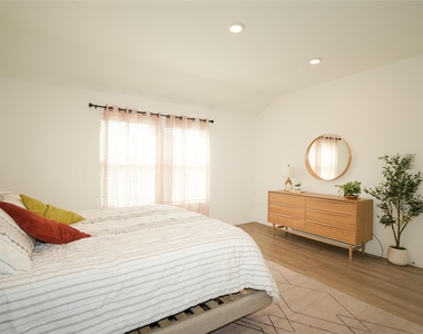8446 Manta Ray Drive - Photo Thumbnail 19