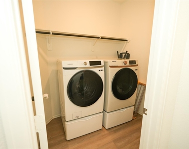 8446 Manta Ray Drive - Photo Thumbnail 21
