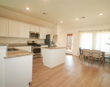 8446 Manta Ray Drive - Photo Thumbnail 11
