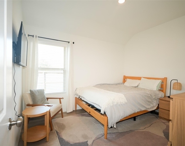 8446 Manta Ray Drive - Photo Thumbnail 15
