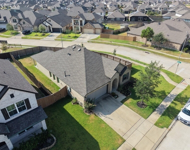8446 Manta Ray Drive - Photo Thumbnail 22
