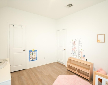 8446 Manta Ray Drive - Photo Thumbnail 18