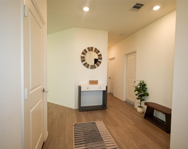 8446 Manta Ray Drive - Photo Thumbnail 5