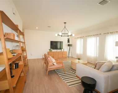 8446 Manta Ray Drive - Photo Thumbnail 8