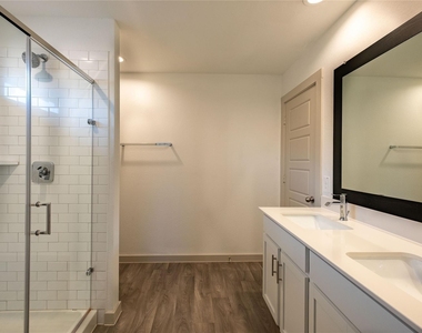 7723 Brushwood Drive - Photo Thumbnail 5