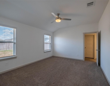 7723 Brushwood Drive - Photo Thumbnail 4