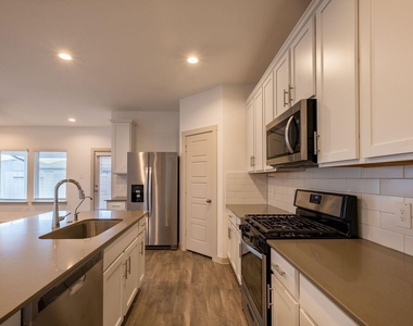7723 Brushwood Drive - Photo Thumbnail 2