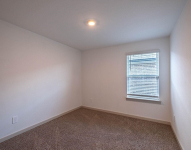 7723 Brushwood Drive - Photo Thumbnail 7