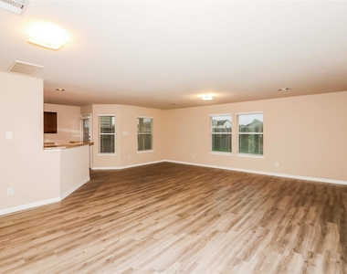 18906 Venito Drive - Photo Thumbnail 4