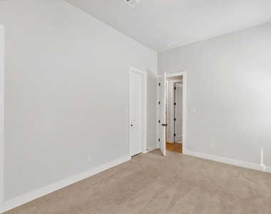 415 N Hillary Step Place - Photo Thumbnail 29