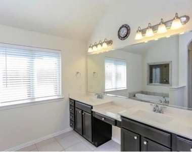 16839 Kilgarth Drive - Photo Thumbnail 18