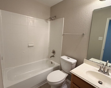 3026 Tall Tree Ridge Way - Photo Thumbnail 7