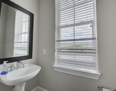 9664 Knight Road - Photo Thumbnail 7