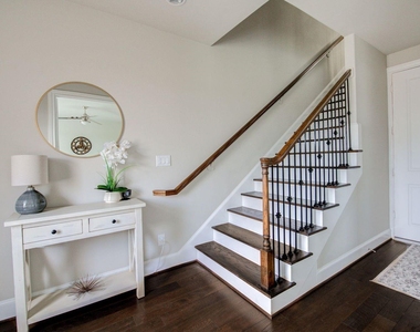 9664 Knight Road - Photo Thumbnail 3