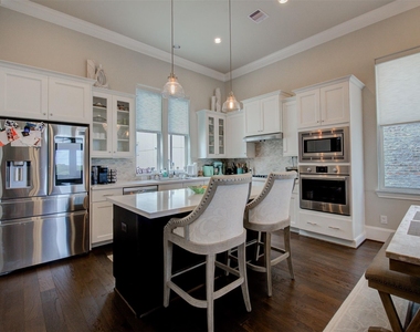 9664 Knight Road - Photo Thumbnail 10