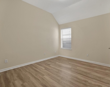 21558 Duke Alexander Drive - Photo Thumbnail 8