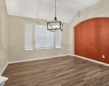 21558 Duke Alexander Drive - Photo Thumbnail 4