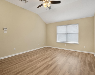 21558 Duke Alexander Drive - Photo Thumbnail 10