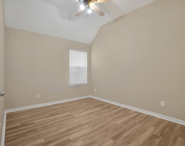 21558 Duke Alexander Drive - Photo Thumbnail 7