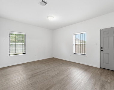 319 N Carolina Street - Photo Thumbnail 15