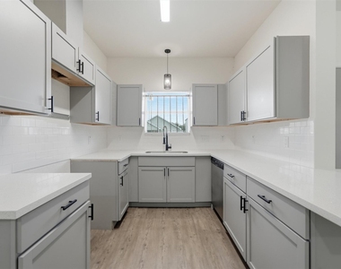 319 N Carolina Street - Photo Thumbnail 8