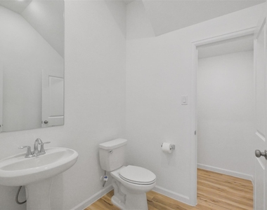 5562 Amber Brook Lane - Photo Thumbnail 13