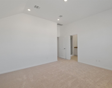 5562 Amber Brook Lane - Photo Thumbnail 14