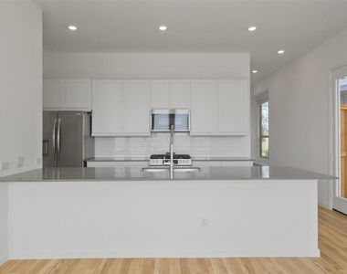 5562 Amber Brook Lane - Photo Thumbnail 9
