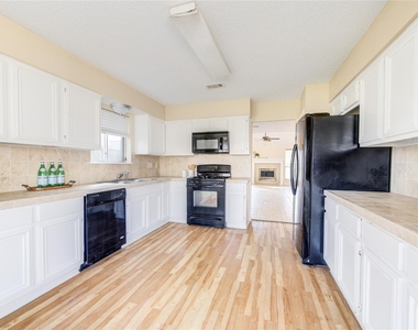 12530 Laleu Lane - Photo Thumbnail 11