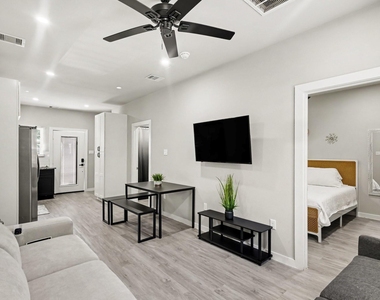 8159 Tate St - Photo Thumbnail 4