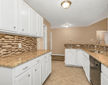 8235 Alabaster Drive - Photo Thumbnail 19