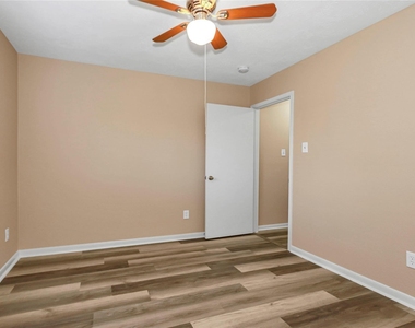 8235 Alabaster Drive - Photo Thumbnail 38