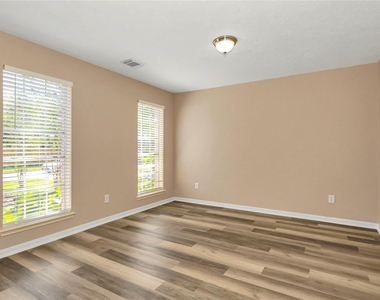 8235 Alabaster Drive - Photo Thumbnail 6