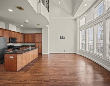 2923 Pease Street - Photo Thumbnail 8