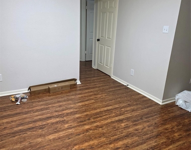 1311 Antoine Drive - Photo Thumbnail 7