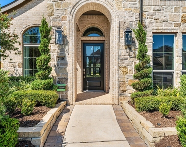 28618 Casen Ranch Lane - Photo Thumbnail 3