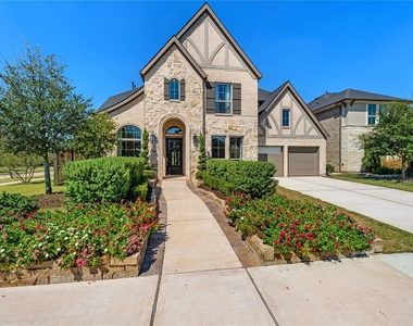28618 Casen Ranch Lane - Photo Thumbnail 2