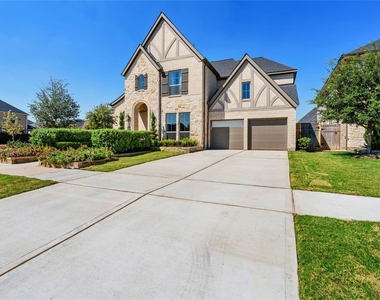 28618 Casen Ranch Lane - Photo Thumbnail 1