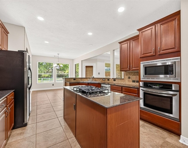 32515 Westminster Drive - Photo Thumbnail 12