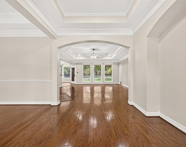 32515 Westminster Drive - Photo Thumbnail 2