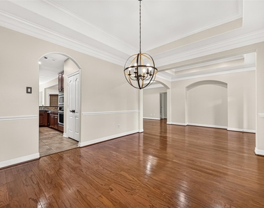 32515 Westminster Drive - Photo Thumbnail 4