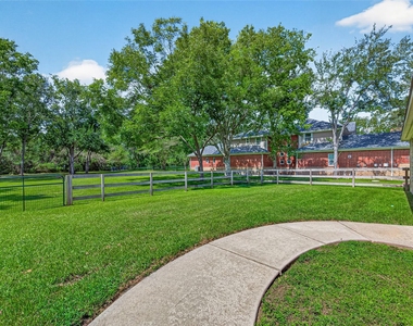 32515 Westminster Drive - Photo Thumbnail 31