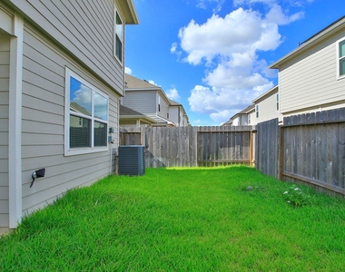3902 Deledda Drive - Photo Thumbnail 36