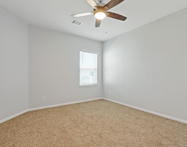 3902 Deledda Drive - Photo Thumbnail 28