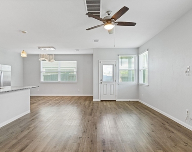 3902 Deledda Drive - Photo Thumbnail 11